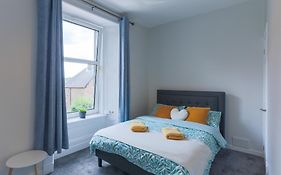 Modern Craigie Apartment